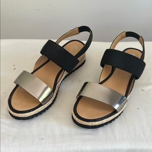 La canadienne sandals size 10